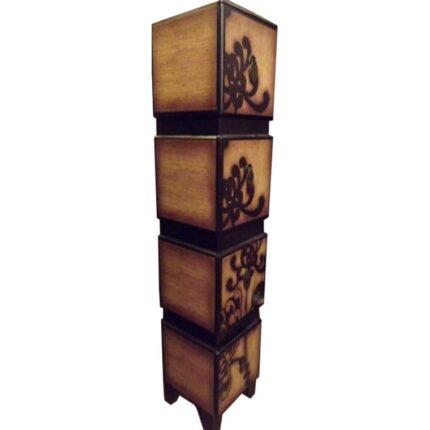 Wąska szafka z czterema szufladami