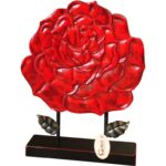 Czerwona Figurka Dekoracyjna Róża o Wymiarach 36x53,5x10 cm