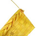 Koszyk prostokątny z pałąkiem w kolorze żółtym 24x22x37 cm - obrazek 3