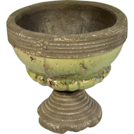 Ciężka waza zielono-popielata na nodze z ochronnymi gumkami na spodzie