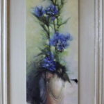 Obraz kompozycja granatowych kwiatów w wazonie 30 x 56 cm