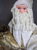 Stojąca Figurka Mikołaja z Workiem Prezentów w Welurowym Płaszczu - Wielkość 50x30cm - obrazek 2