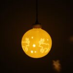 Bombka ceramiczna LED na baterię z motywem renifera - obrazek 3