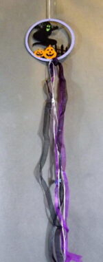 Ozdoba do zawieszenia duch z dyniami w kole - obrazek 2