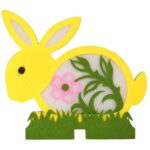 Figurka Wielkanocnego Zajączka z Pianki na Drewnianej Podstawie w Kolorach Żółto-Zielonym