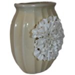 Elegancki Wazon Ozdobny z Motywem Kwiatowym na Specjalne Okazje