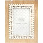 Drewniana Ramka na Zdjęcie z Efektem Postarzania i Koronkową Ozdobą