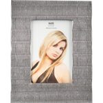 Elegancka stojąca ramka na zdjęcie z metalicznym zdobieniem i wykończeniem z czarnej tkaniny 15 x 19 cm