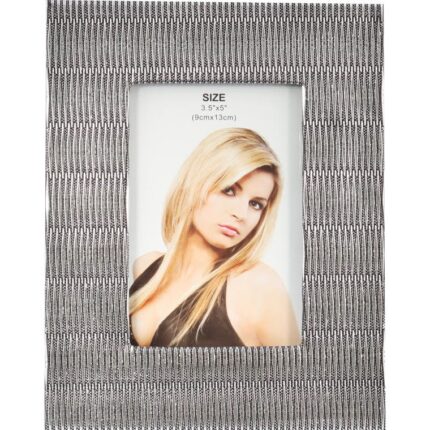 Elegancka stojąca ramka na zdjęcie z metalicznym zdobieniem i wykończeniem z czarnej tkaniny 15 x 19 cm