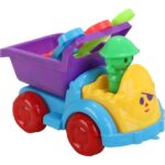 Samochód z akcesoriami do piasku