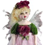 Ceramiczna Lalka Elf z Skrzydłami w Kolorze Różowo-Zielonym 62 cm - obrazek 3