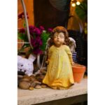 Figurka Anioła Strażnika w Kremowej Szacie - Dekoracja do Domu i na Pomnik 21 cm - obrazek 3