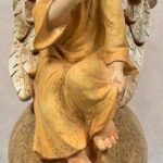 Anioł siedzący na kuli [CQP0801-41V]