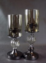 Świecznik wykonany z chromu w kolorze grafitowym oraz przydymionego szkła 15x37 cm - obrazek 2