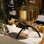 Złota Osłonka Metalowa na Trzech Nóżkach 20cm - obrazek 3