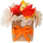 Stroik Wielkanocny Zając w Pomarańczach z Kwiatów Sztucznych w Pudrze Flower Box - obrazek 2