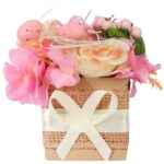 Stroik Wielkanocny Flower Box z Różowymi Jajkami i Sztucznymi Kwiatami - obrazek 2