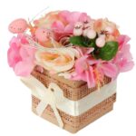 Stroik Wielkanocny Flower Box z Różowymi Jajkami i Sztucznymi Kwiatami - obrazek 3