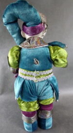 Elegancki Pierrot z Ceramicznym Akcentem i Pozytywką - obrazek 3