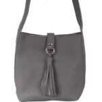 Elegancka Torebka Wieczorowa Ciemno Szara z Frędzelkami i Złotymi Akcentami