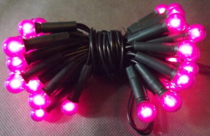 Komplet 50 Fioletowych Perłowych Lamp Kulistych na Zielonym Kablu 3m 220V-240V do Użytku Wewnętrznego