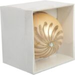 Elegancka Bombka Świąteczna Ze Szklana Z Brokatowym Dekorem Koloru Kremowego - 8 cm - obrazek 2