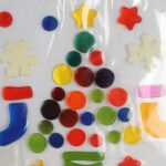 Naklejki Żelowe na Okno z Motywem Świątecznym - Choinka 20 cm Samoprzylepne Multikolor - obrazek 2