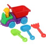 Samochód z akcesoriami do piasku