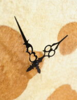 Zegar Stojący Kwadratowy na Baterię Paluszek w Kolorze Brązowym - obrazek 2