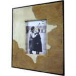 Ramka na zdjęcie zdobiona skórą biało-brązowa 30x25 cm