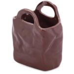 Brązowy Wazonik Dekoracyjny o Niebanalnym Kształcie z Podkładkami Antypoślizgowymi - obrazek 3