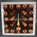 Komplet 21 Pomarańczowych Bombek Szklanych z Dekoracją: 15 Bombek, 4 Dzwonki i Czubek