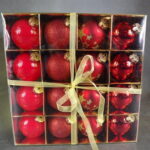 Zestaw 16 czerwonych bombek świątecznych, plastikowych, 6 cm