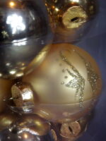 Zestaw 12 Złotych Bombek Szklanych o Średnicy 6cm w Boksie PVC - obrazek 2