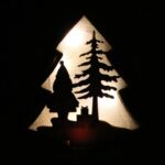 Dekoracja świetlna ZAWIESZKA drewniana choinka 11 cm