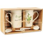 Zestaw Prezentowy: Dwa Ceramiczne Kubki z Łyżeczkami - Motyw Kaktusa