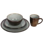 Komplet Ceramicznej Zastawy Stołowej z Kwiatowymi Akcentami