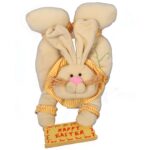Wielkanocny Zając Pluszowy z Drewnianą Tabliczką - Zawieszka na Drzwi 38 cm
