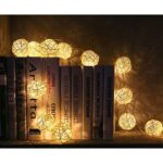 Świetlne Kule Ratanowe 10 LED o Średnicy 6 cm, Zasilane na Baterie, Ciepłe Białe światło, z Transparentnym Przewodem 165 cm - obrazek 2