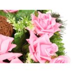 Kompozycja z róż I suszu na podkładzie świerkowym podłużnym w kolorze różowym - obrazek 3