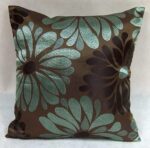 Poduszka dekoracyjna brązowa z seledynowym wzorem kwiatowym 40 x 40 cm bez wkładu - obrazek 2