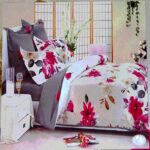 Elegancka Kompozycja Pościeli Satynowej w Odcieniach Różu i Popielu