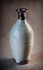 Wazon popielaty z grafitowymi wykończeniami duży 14x14x31,5 cm