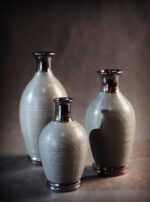 Wazon popielaty z grafitowymi wykończeniami mały 11.5x11.5x21.5 cm - obrazek 2