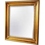 Lustro o wymiarach 78x67,5 cm