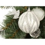 Bombka Dekorowana Styropianowa w Kolorze Biało-Srebrnym z Brokatem, Rozmiar 8cm - obrazek 2