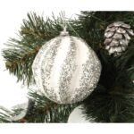 Bombka styropianowa biało-srebrna z brokatem i cekinami wypukła - obrazek 2