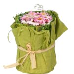 ZIELONA KOMPOZYCJA Z PAPIEROWYMI RÓŻOWYMI KWIATAMI 12CM