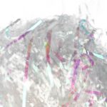 Dekoracyjny włos anielski do choinki w kolorze białym opalizującym - Lameta na Święta - obrazek 2