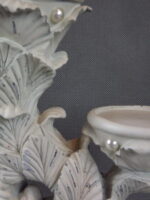 Romantyczny Świecznik Stojący z Perłami i Motywem Roślinnym 27x17 cm - obrazek 3